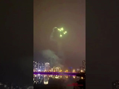 In het groot de Vieringen Openlucht van het Huwelijksnieuwjaar Vuurwerk Van de consument Rocket Toy Fireworks Rocket