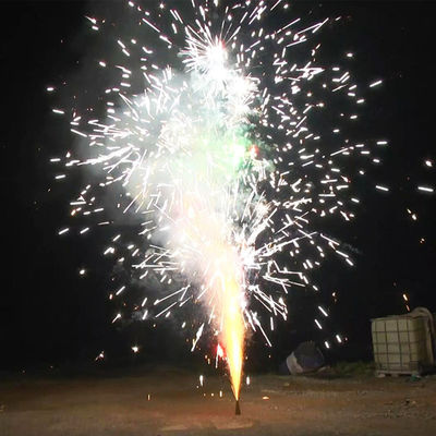 De openlucht Binnenpartij van het het Huwelijksnieuwjaar van het 8 van de het Vuurwerk Koude Vlam van de Duimfontein Sterretjesstadium