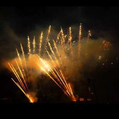 Liuyang Mandarin vuurwerk cake 1.3G Professional Display Pyrotechniek Groothandel 0.8'' 180 Inches Shots Cake vuurwerk buiten