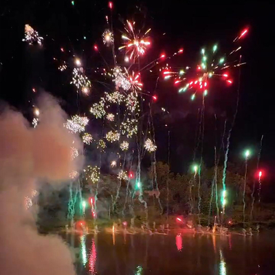 Chinese fabriek Liuyang Mandarijn Op maat gemaakt 1.4g Fireworks Water Cake Fireworks Cake Pyrotechnics